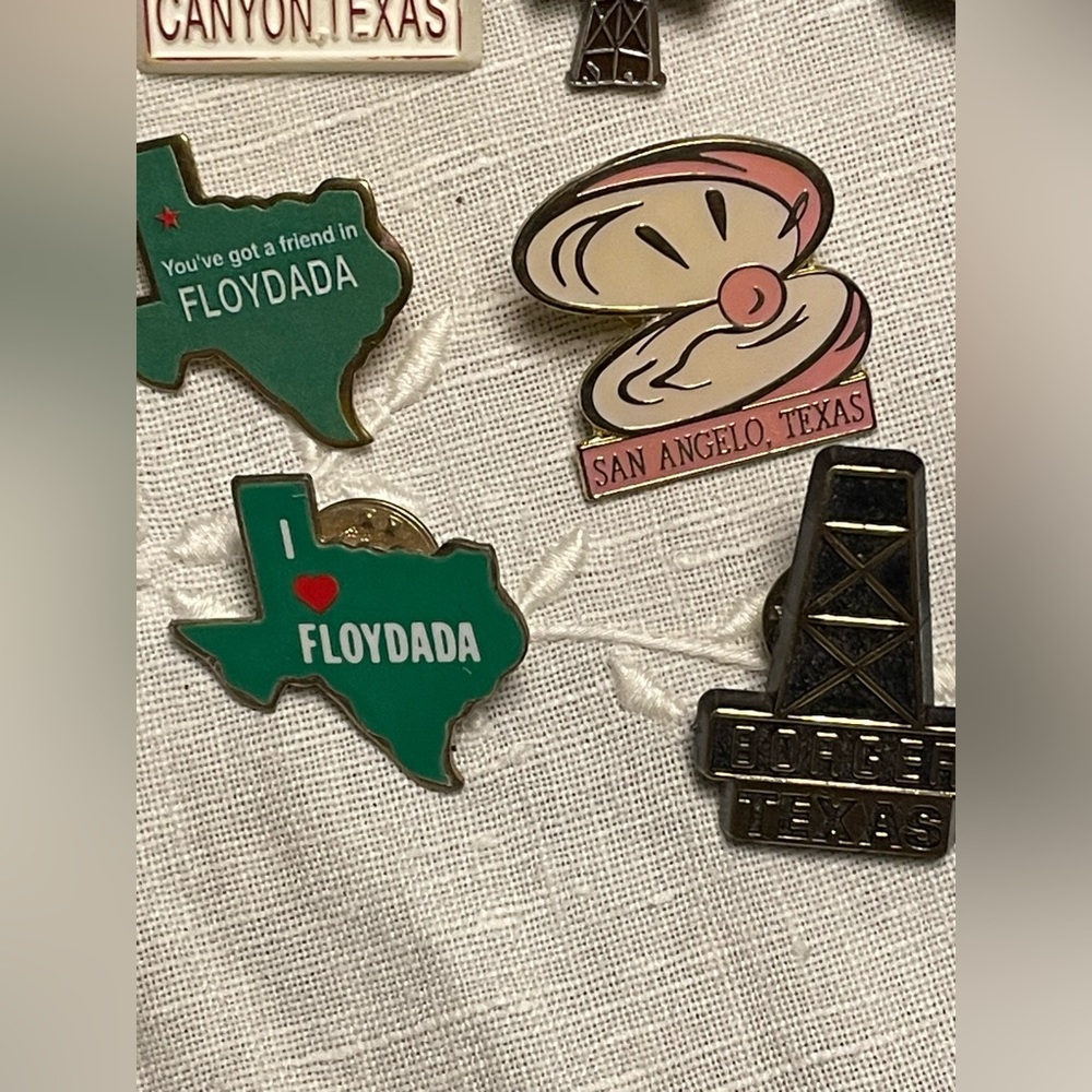 Lot of Texas Souvenir Pins - Picture 4 of 5